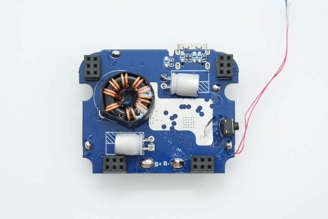 C方案绿联100W大功率快充移动电源拆解开元棋牌内置智融科技SW6301 SO(图5)