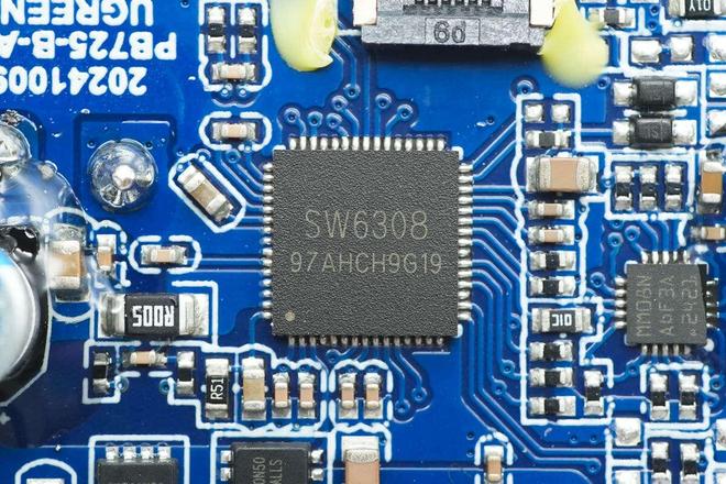 C方案绿联100W大功率快充移动电源拆解开元棋牌内置智融科技SW6301 SO(图8)